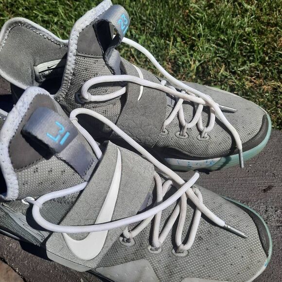 Nike Lebron 14 Mag Marty McFly Sneakers Size 9.5 - Picture 3 of 6
